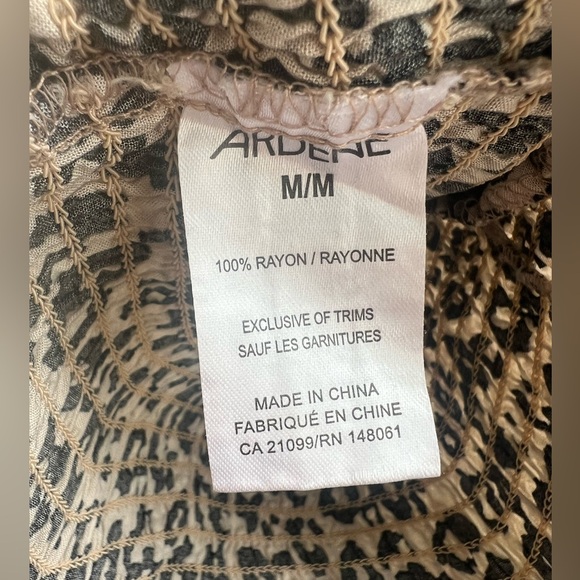 Leopard print tie strap top 🐆 - Picture 2 of 3